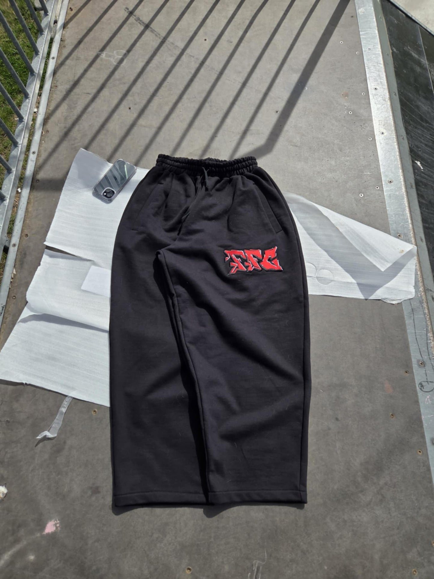 FFC Baggy Pants „FFC Sticks Together”